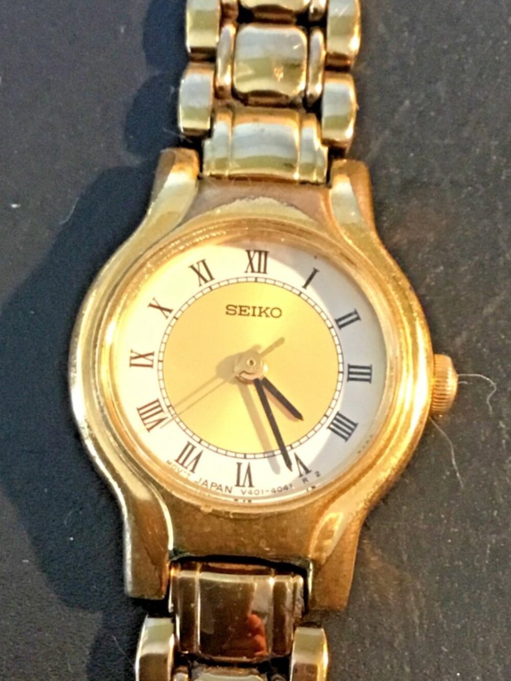 Seiko Ladies Quartz V401‑0289 – Clean, Reliable, New Battery